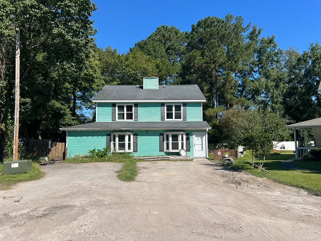 2 bed, 1.5 bath, $1,400 — Photo 1