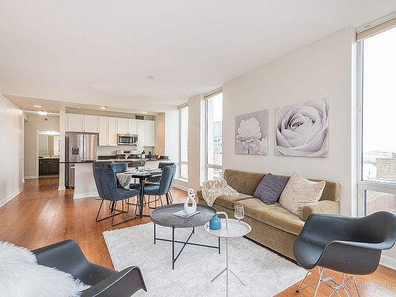 5th image of 1250 S Michigan Ave APT 1009