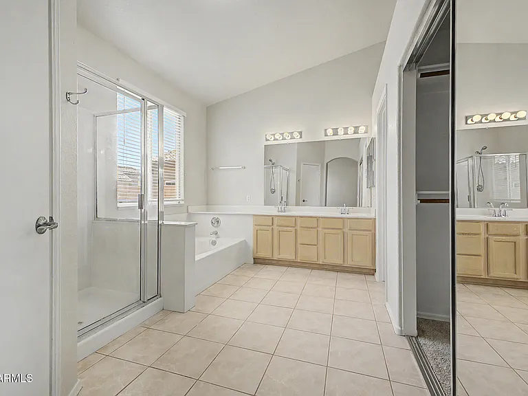 4545 E Rowel Rd — Photo 28