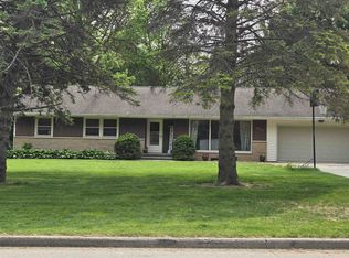 4817 Morgan Dr, Manitowoc, WI 54220