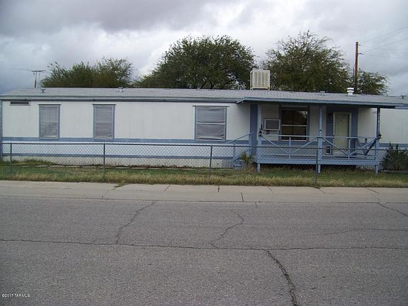 3rd image of 4741 N Pomona Ave