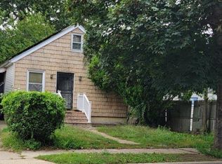 11 Decatur St, Roosevelt, NY 11575