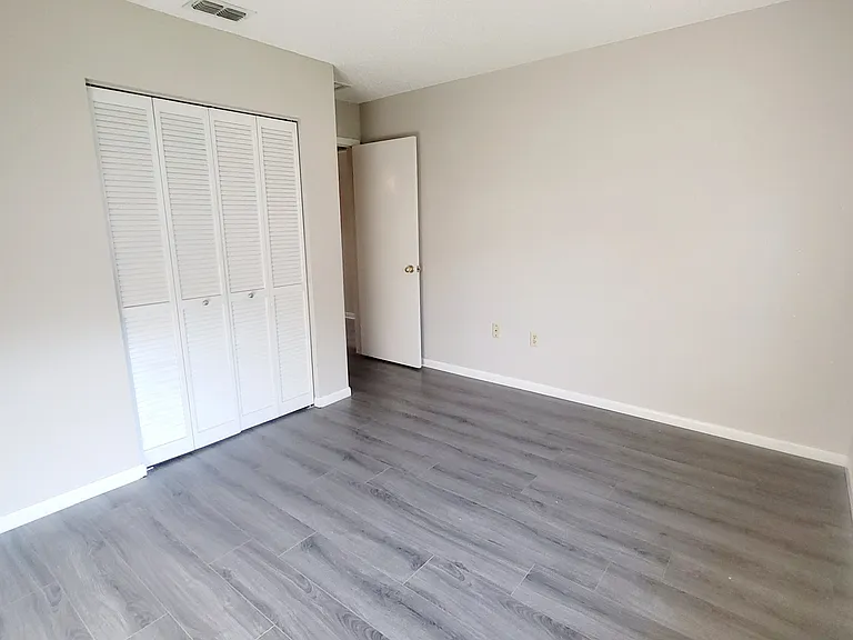 410 Landing Blvd — Photo 15