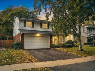 688 Cherrywood Dr, Burlington, ON L7T 3X1