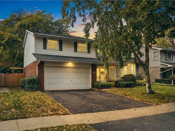 688 Cherrywood Dr, Burlington, ON L7T 3X1