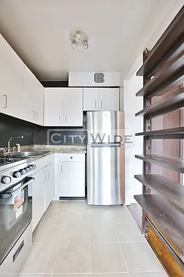 Rented by City Wide Apartments | media 3