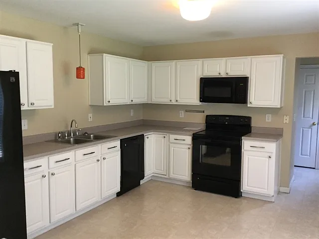 947 Evergreen Park Ln — Photo 2