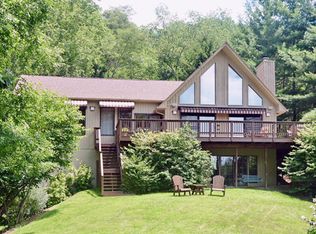 993 Countryside Dr, Waynesville, NC 28785