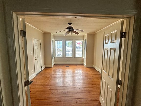 3rd image of 602 Durfee St APT 1