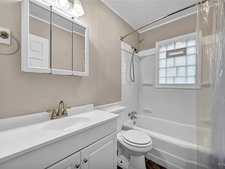 5587 Chagrin Dr #1 — Photo 2