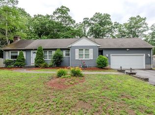 11 Maplecrest Dr, Smithfield, RI 02828