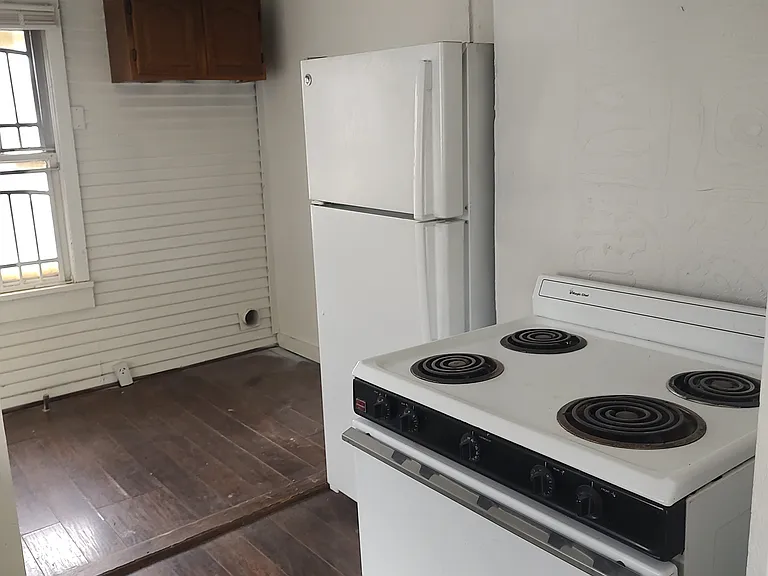 516 W Dakota Ave — Photo 3