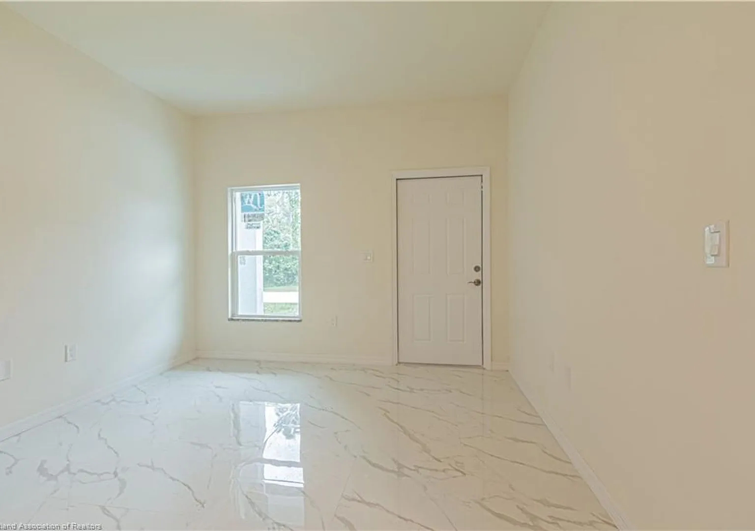 Spacious 2Bd/2Ba Single Family House — Photo 2