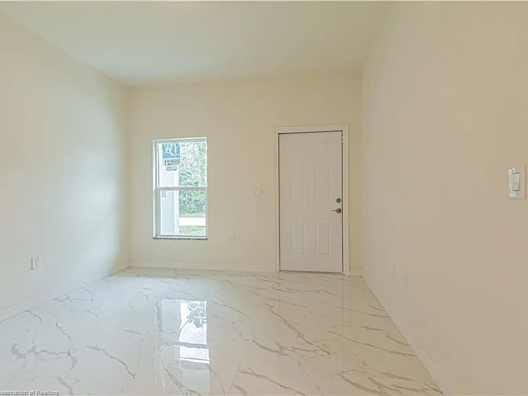 117 Flo Ave NW — Photo 2