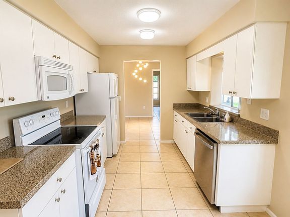 5th image of 3435 Dunbar Dr