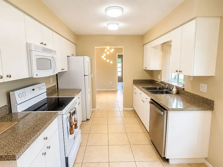 3435 Dunbar Dr — Photo 5