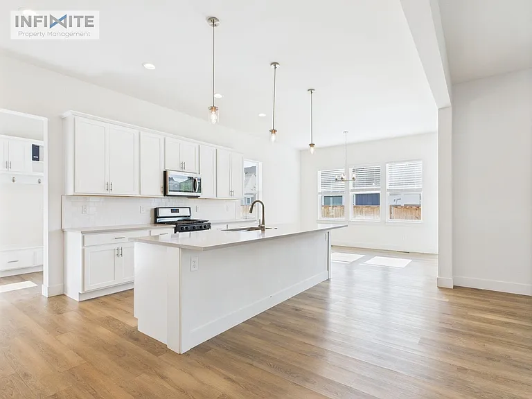 1611 Wyatt Earp Ct — Photo 26