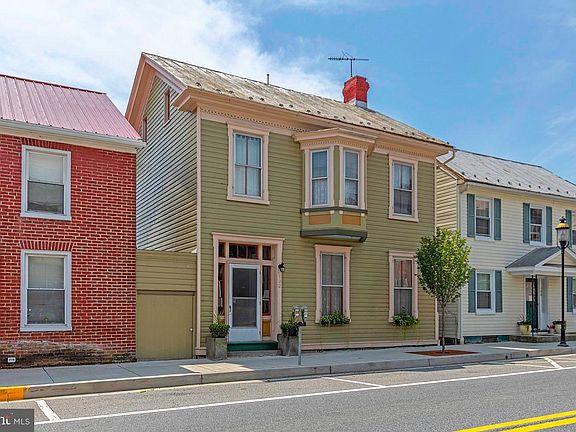 2nd image of 122 E Main St