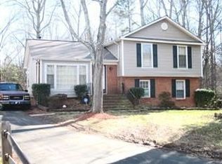 2808 Meadowcliff Dr, Charlotte, NC 28215