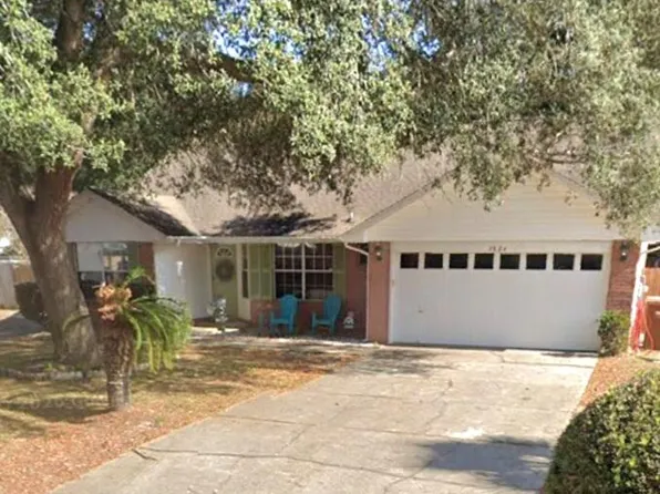 2824 Winners Circle Dr, Navarre, FL 32566