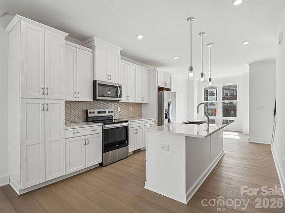 4th image of 3708 S Tryon St
