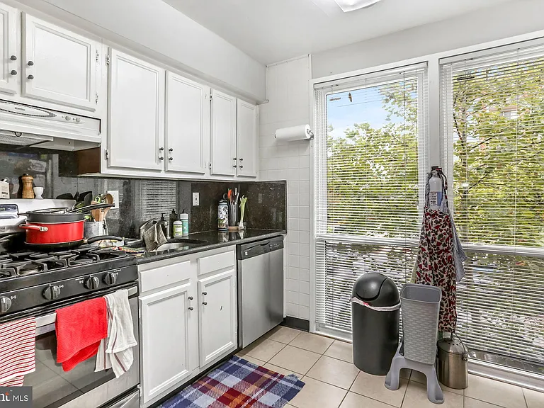 158 G St SW #147 — Photo 8