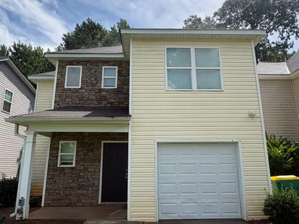 665 Carlton Pointe Dr, Palmetto, GA