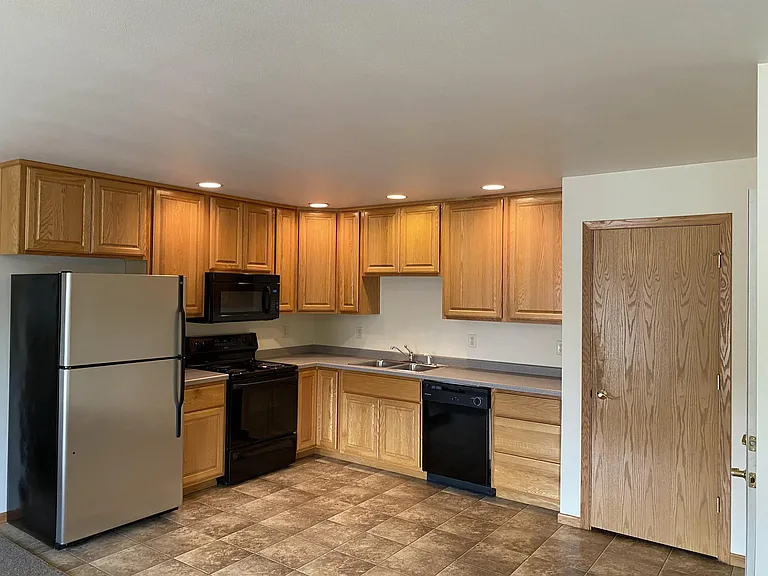 3616 Doolittle Dr — Photo 5