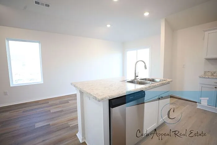 5708 Boone St — Photo 11