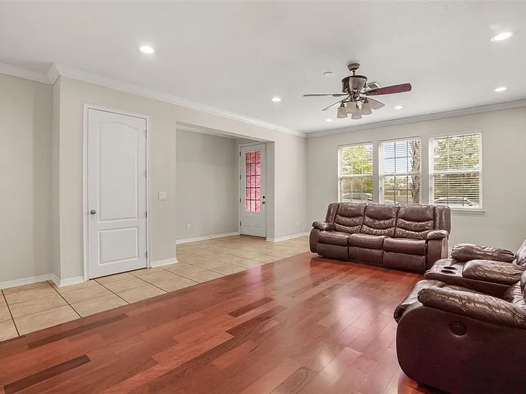 561 Telfair Square Ct — Photo 6