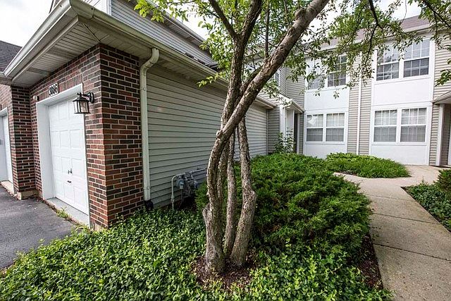 1st image of 3086 Kentshire Cir #3086