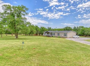 109 E Riddle Rd, Ninnekah, OK 73018