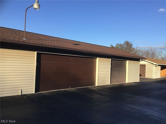 2nd image of 834 Pearson Cir Unit 4