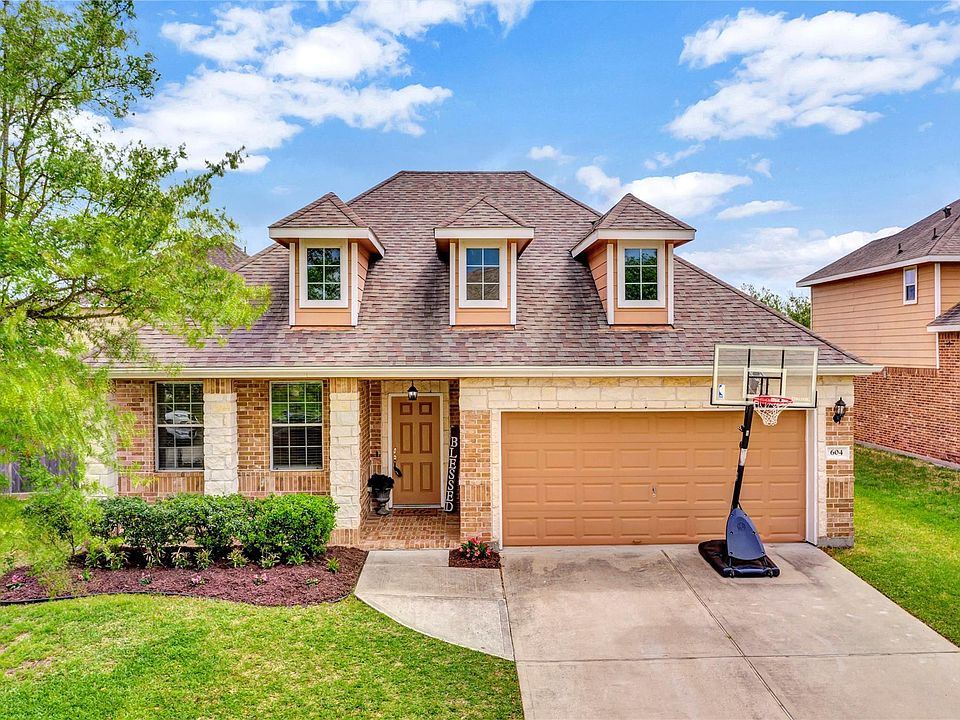 1st image of 604 Rocky Hollow Ln