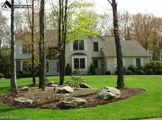 5589 High Point Rd, Solon, OH 44139