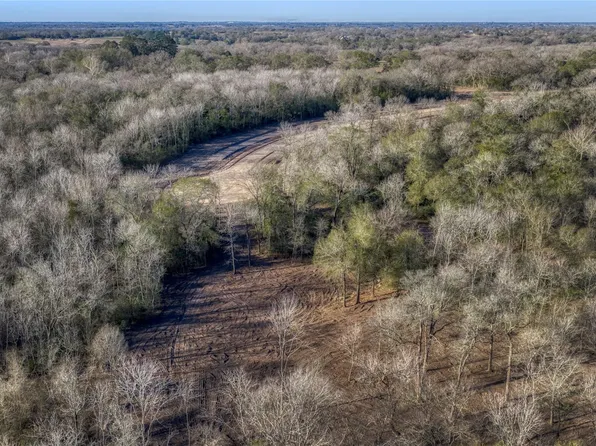 24 Millwood Trl, Brenham, TX 77833