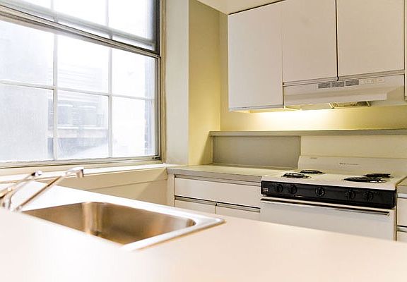 3rd image of 130 Arch St #006
