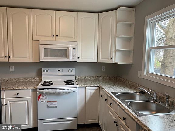 5th image of 711 Olde Forge Dr