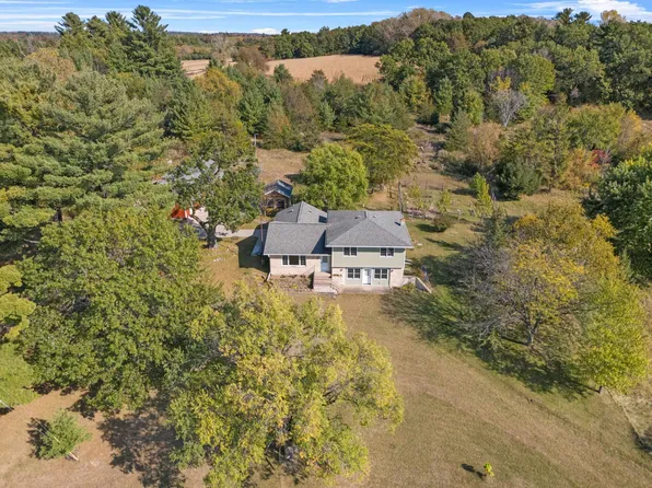 N6882 31st Dr, Weyauwega, WI 54983