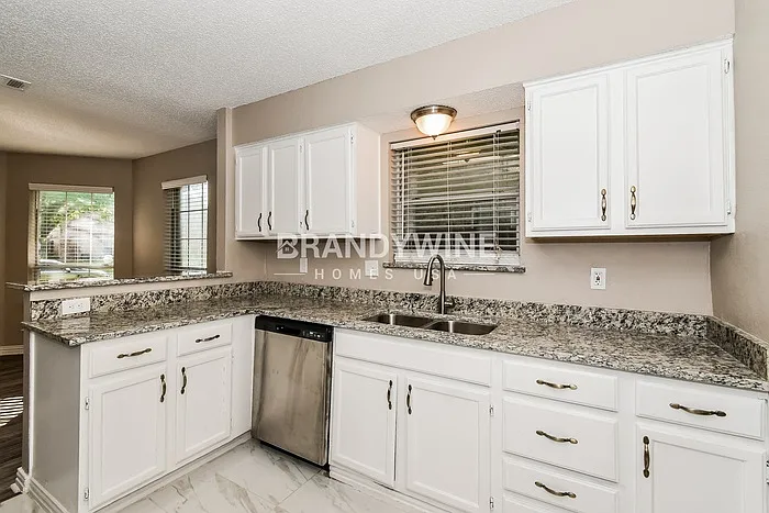 2305 Randi Rd — Photo 9