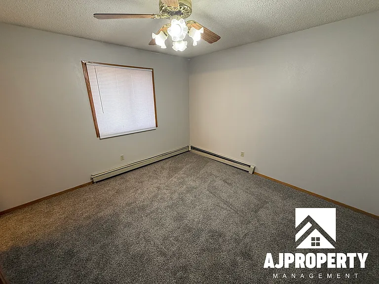 609 N Teton Dr #8 — Photo 9