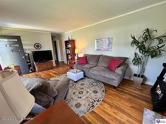 5th image of 28 Blakeman St