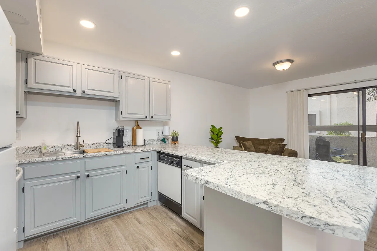 2 bed, 1021 sqft, $3,800 — Photo 4