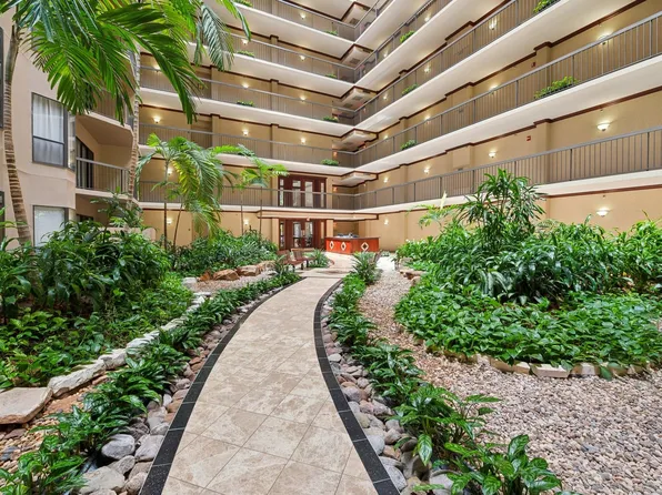 661 Bering Dr Unit 703, Houston, TX 77057