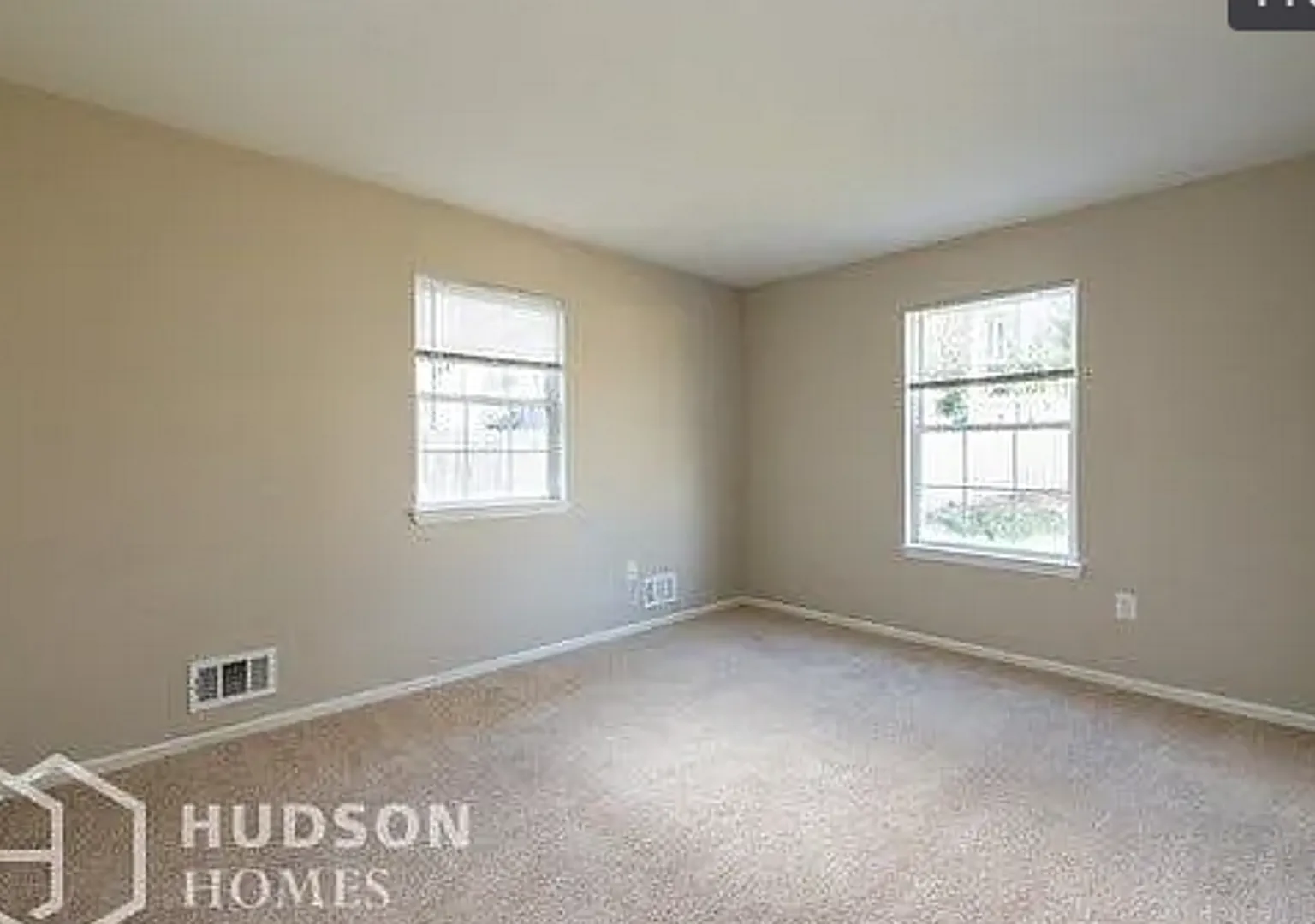 Beautiful 4 Bedroom Single Family House for Rent in Brick! — Photo 4