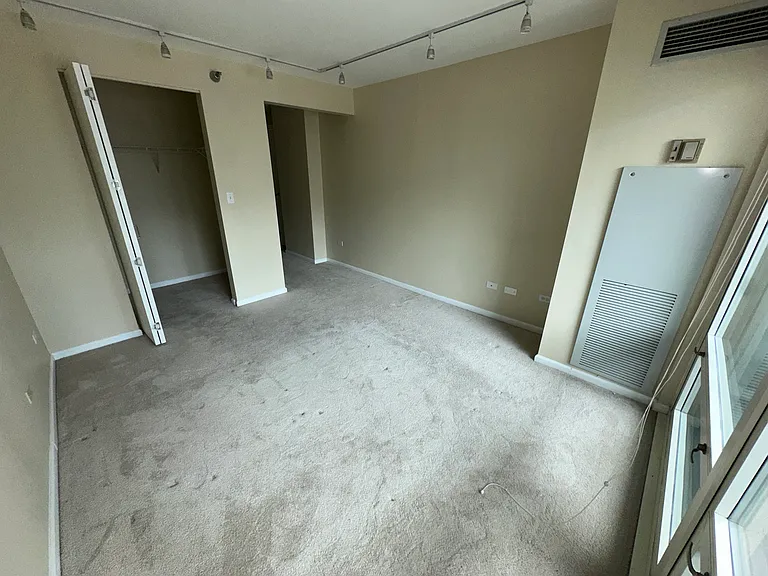 345 N La Salle Dr #2006 — Photo 23