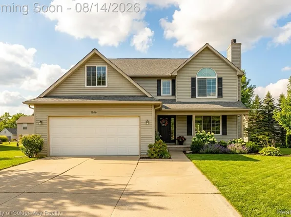 1266 Theresa Dr, Fenton, MI 48430