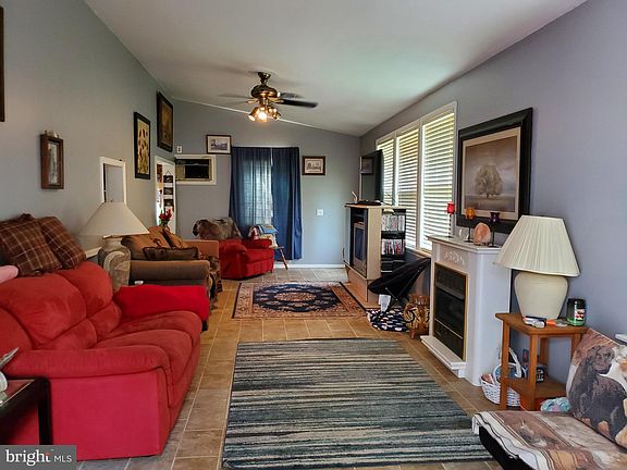 4th image of 217 Leota Ln #3