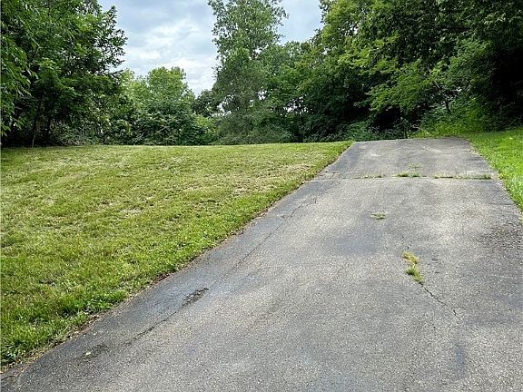 4th image of 1905 Tait Rd