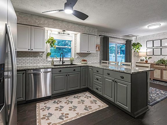 3rd image of 457 Glenridge Rd